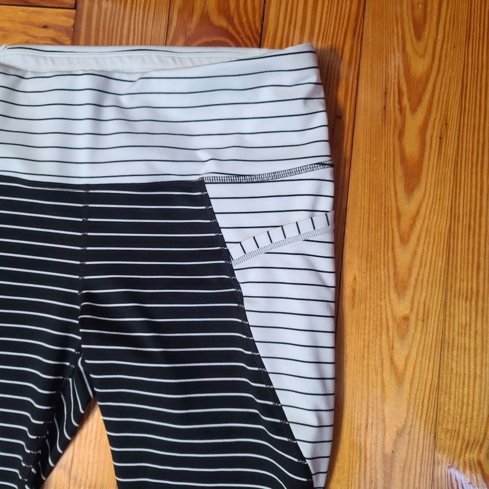 Athleta White & Black Striped Relay 2.0 Capri Leggings - Picture 5 of 15
